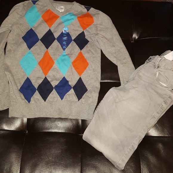 Sweatet and jeans - Picture 1 of 4